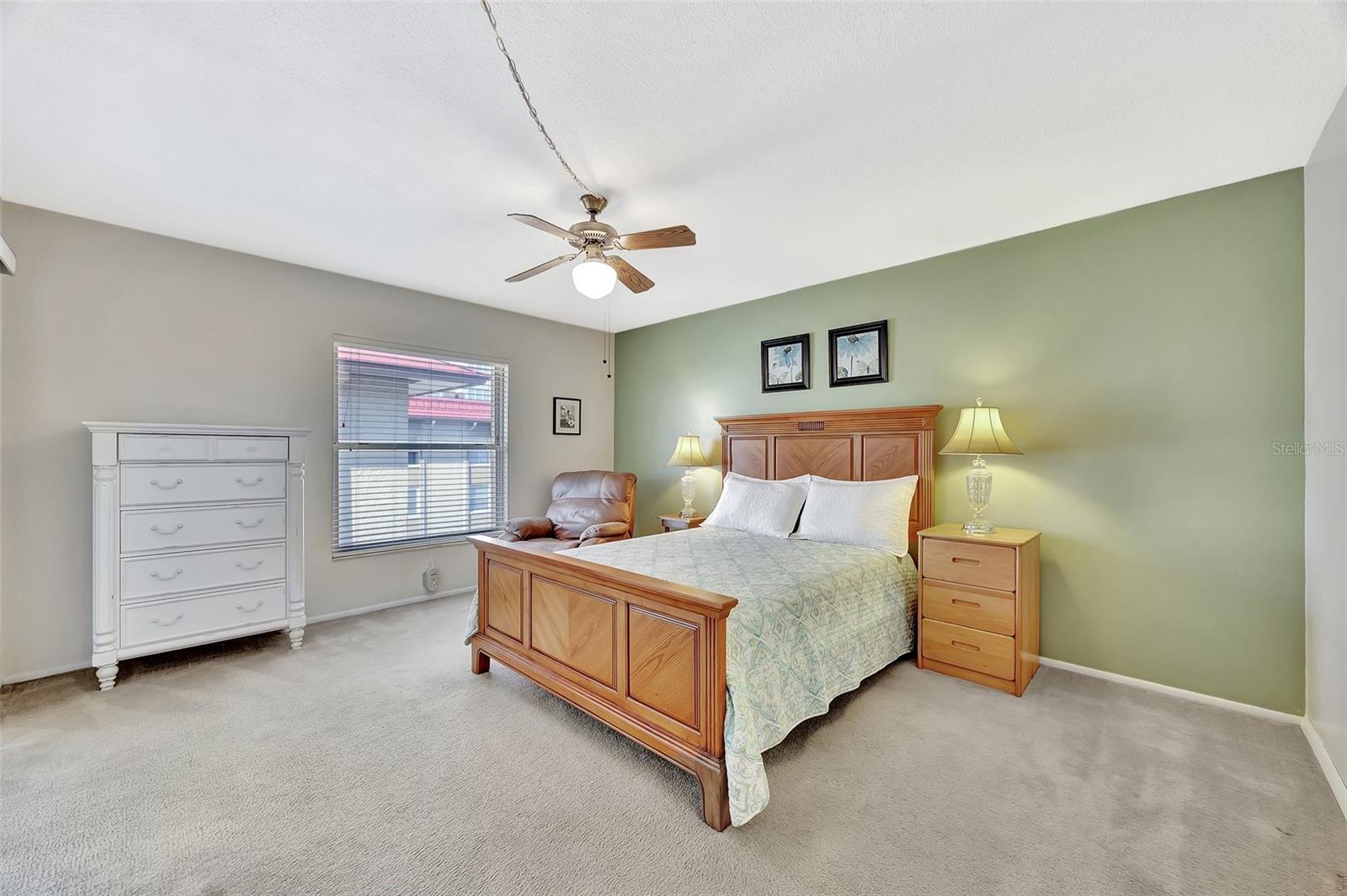 113 ISLAND WAY #241