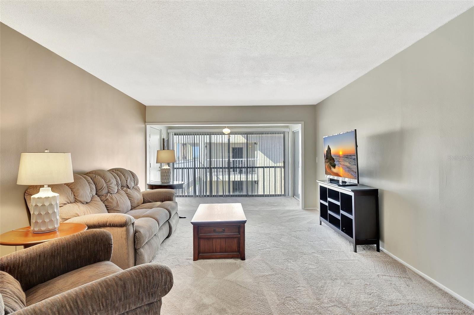 113 ISLAND WAY #241
