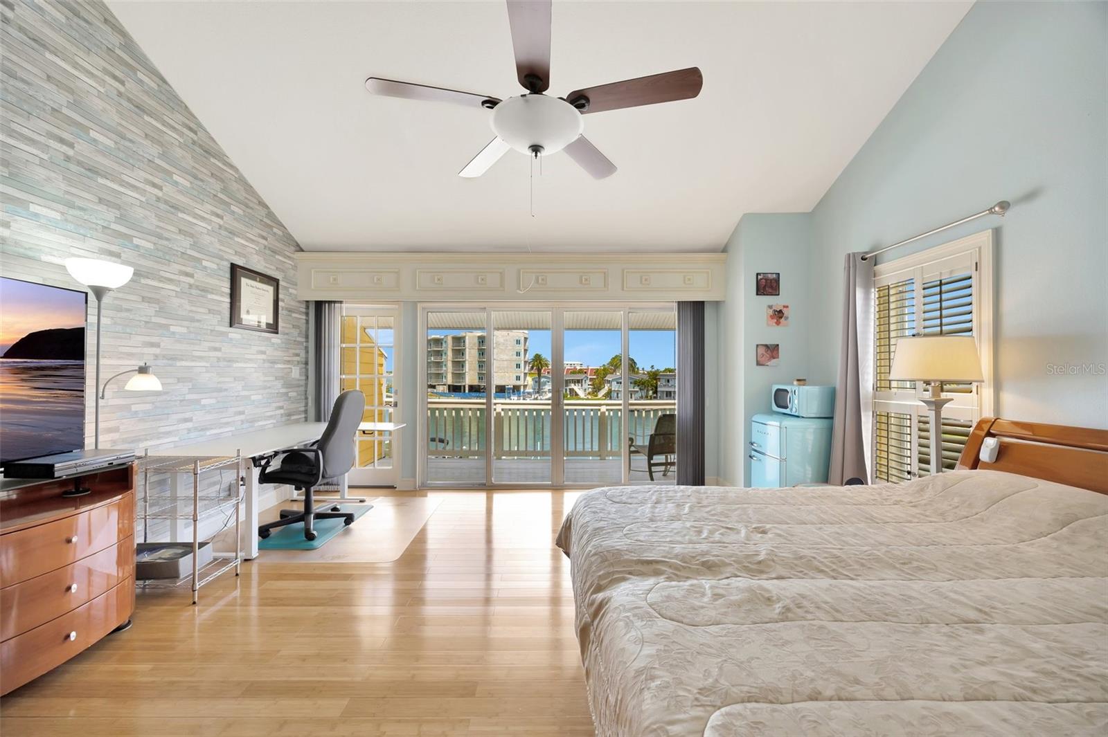 234 DOLPHIN PT #1
