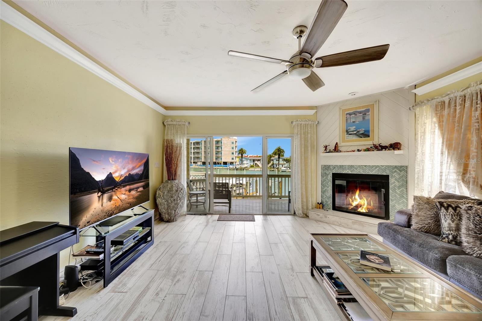 234 DOLPHIN PT #1