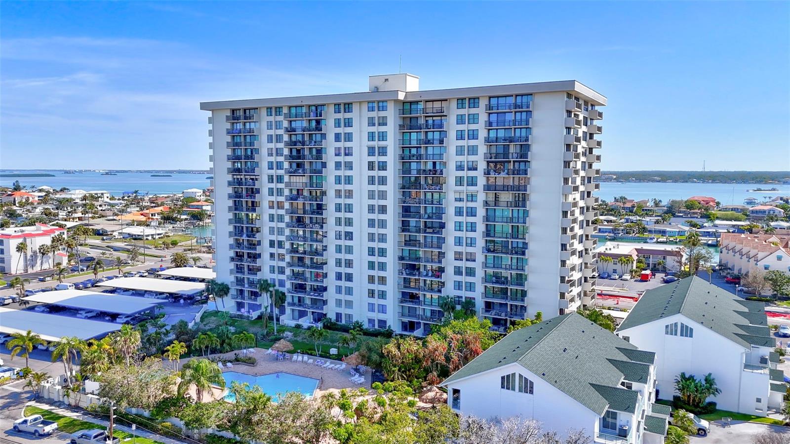400 ISLAND WAY #201