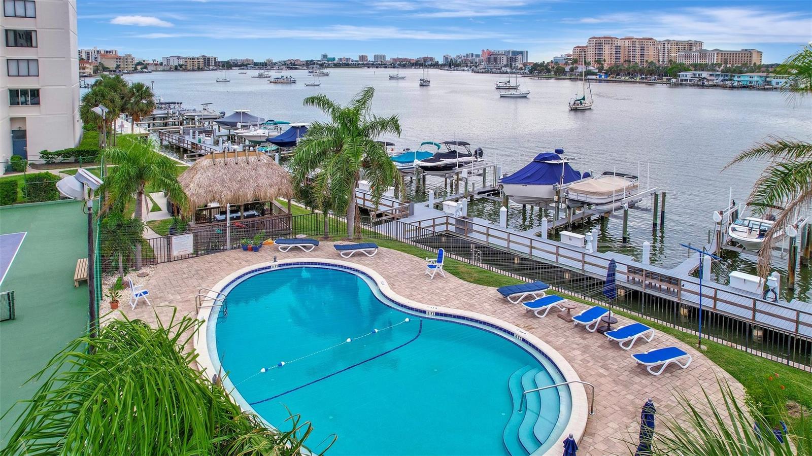 660 ISLAND WAY #708