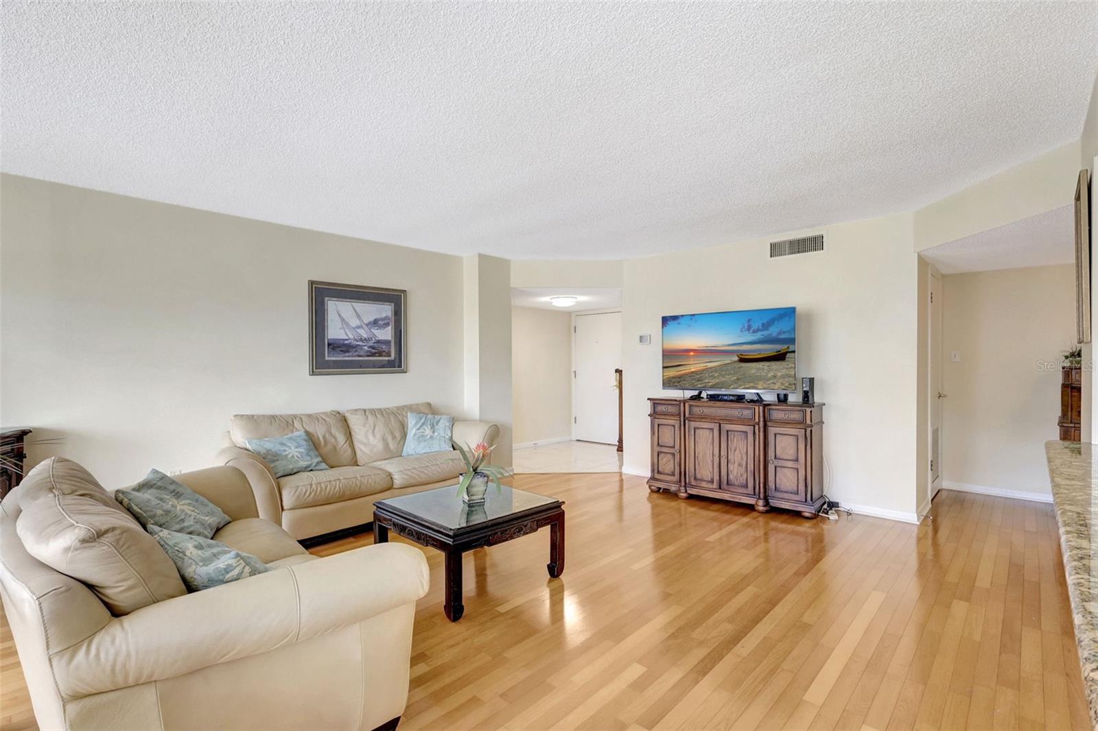 660 ISLAND WAY #708