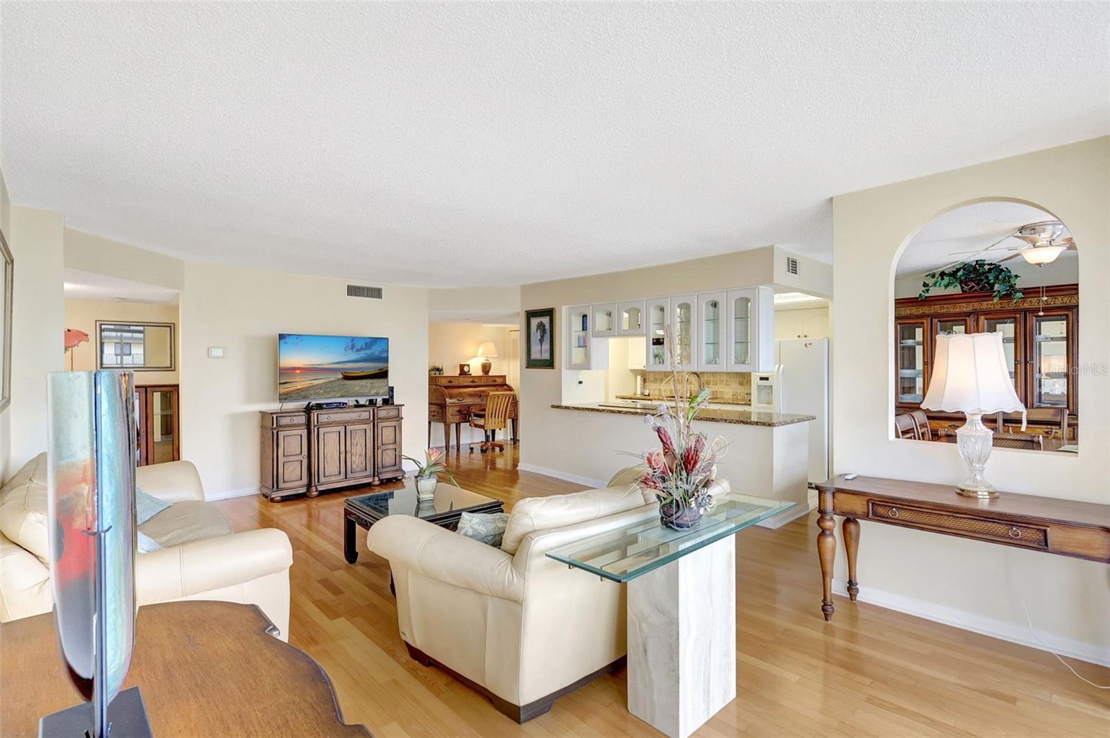 660 ISLAND WAY #708