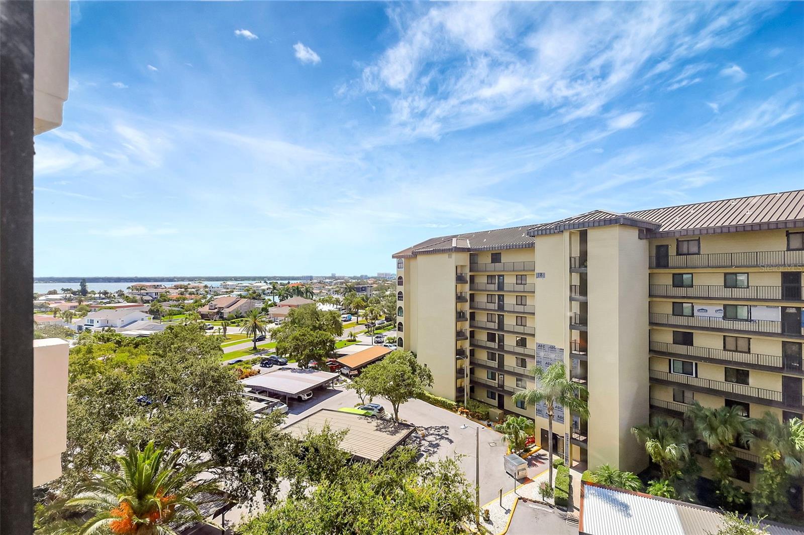 660 ISLAND WAY #708