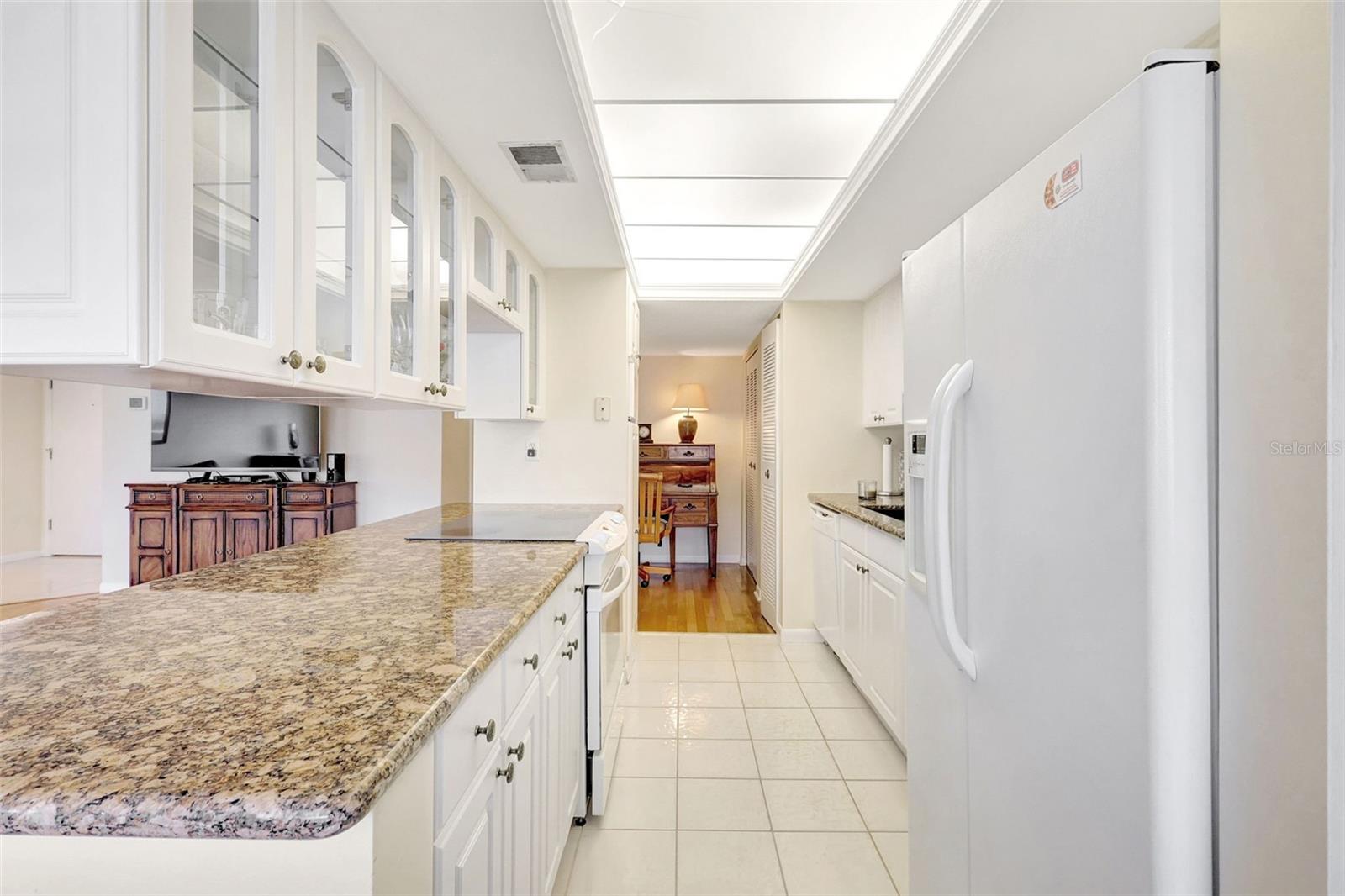 660 ISLAND WAY #708