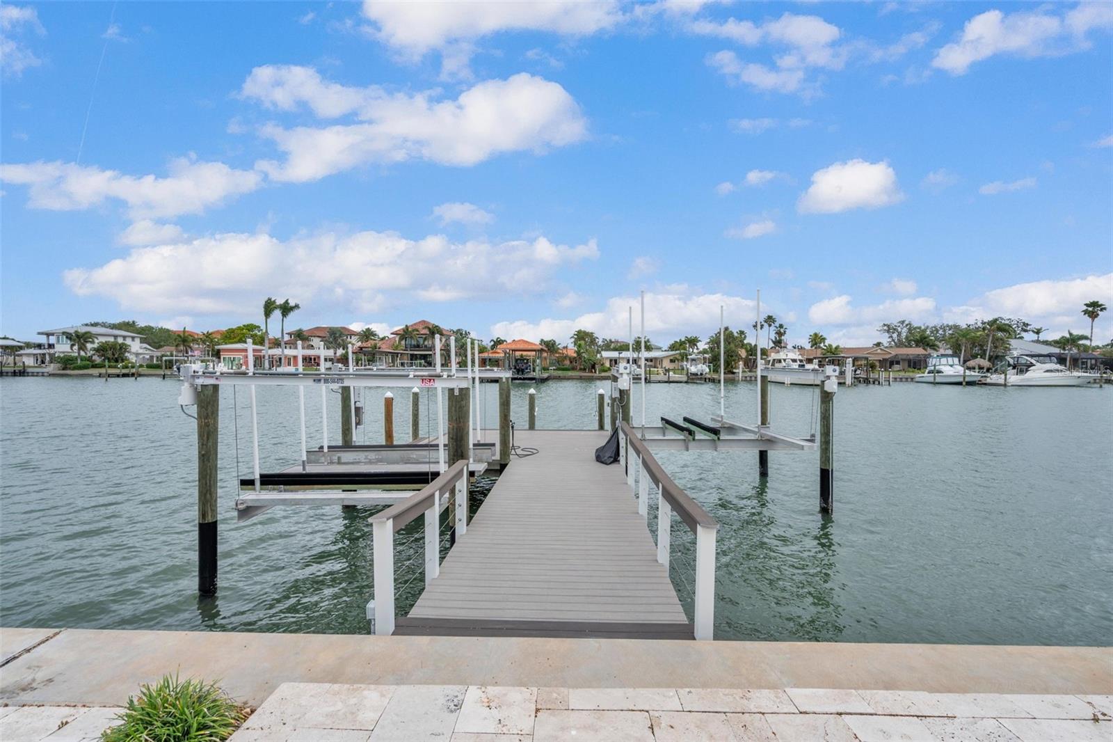213 LEEWARD IS