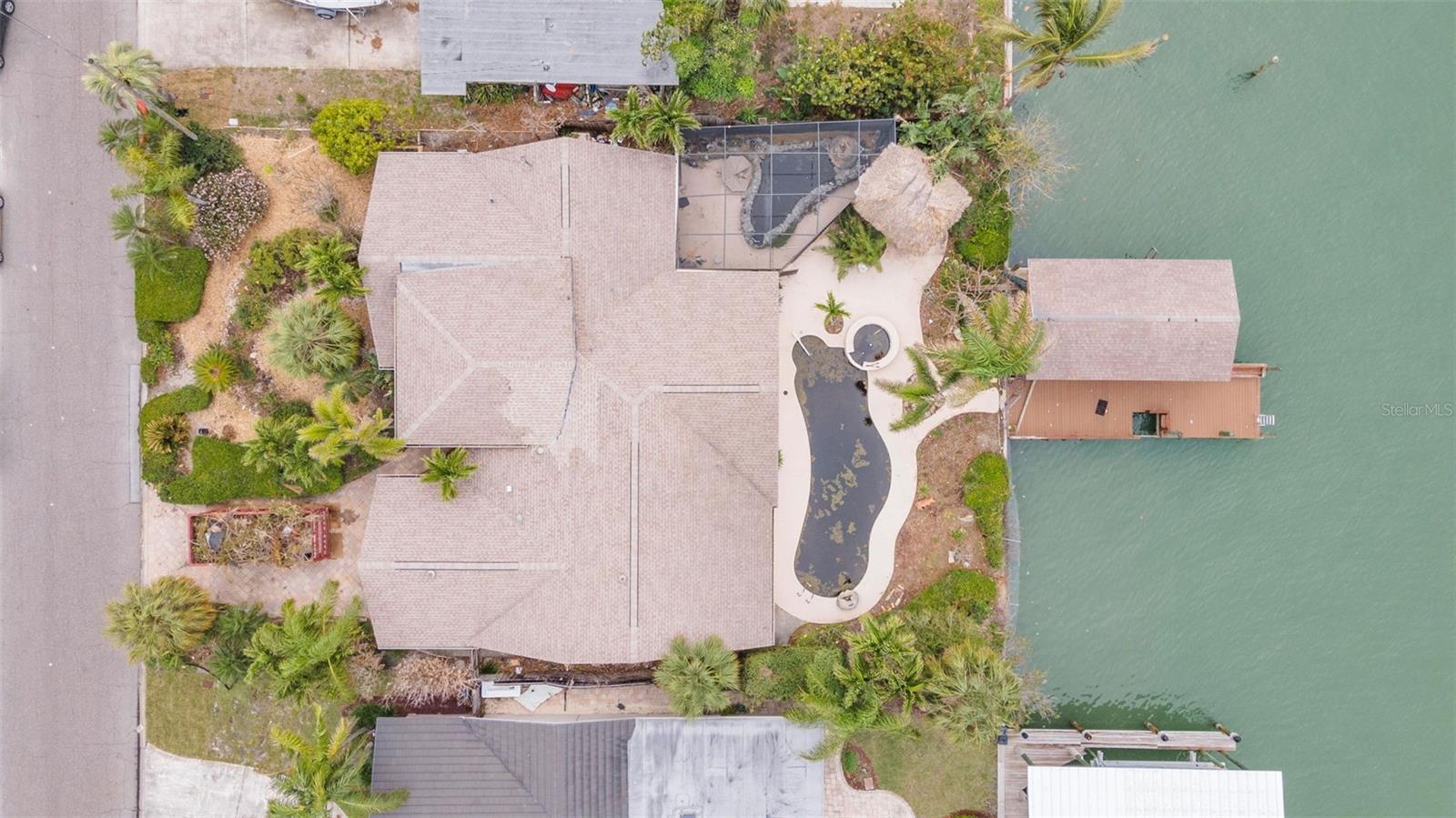 118 WINDWARD IS