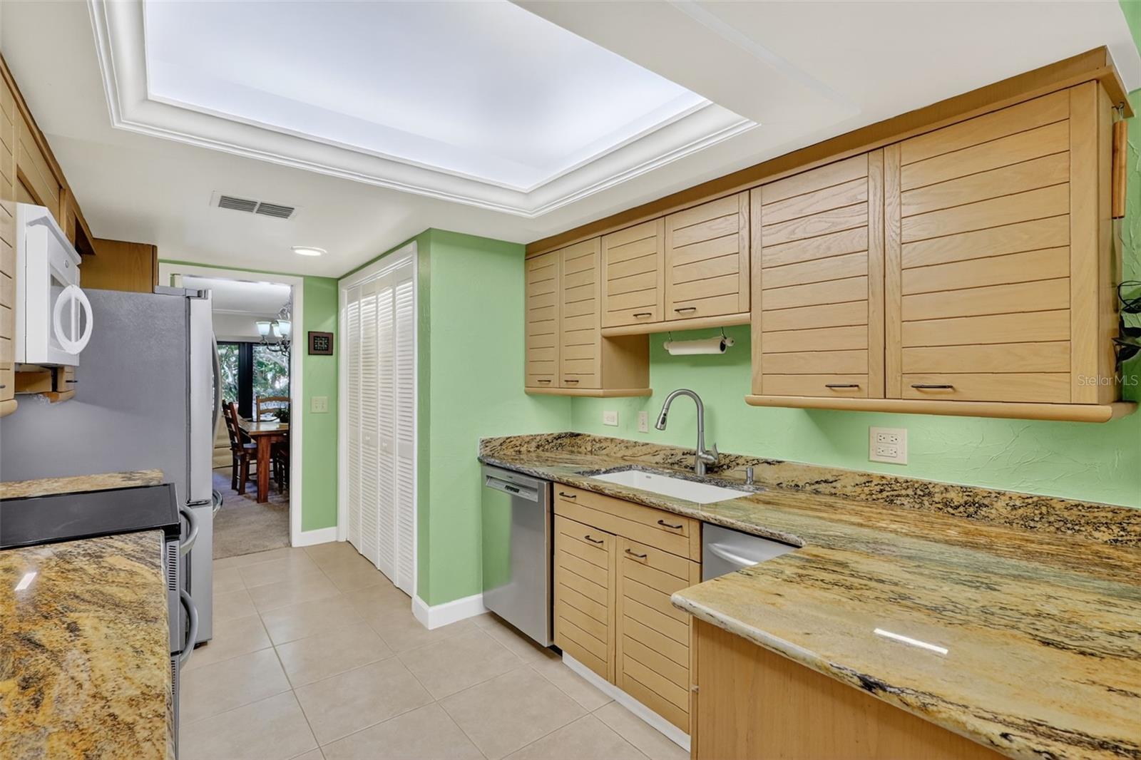 13300 INDIAN ROCKS RD #403