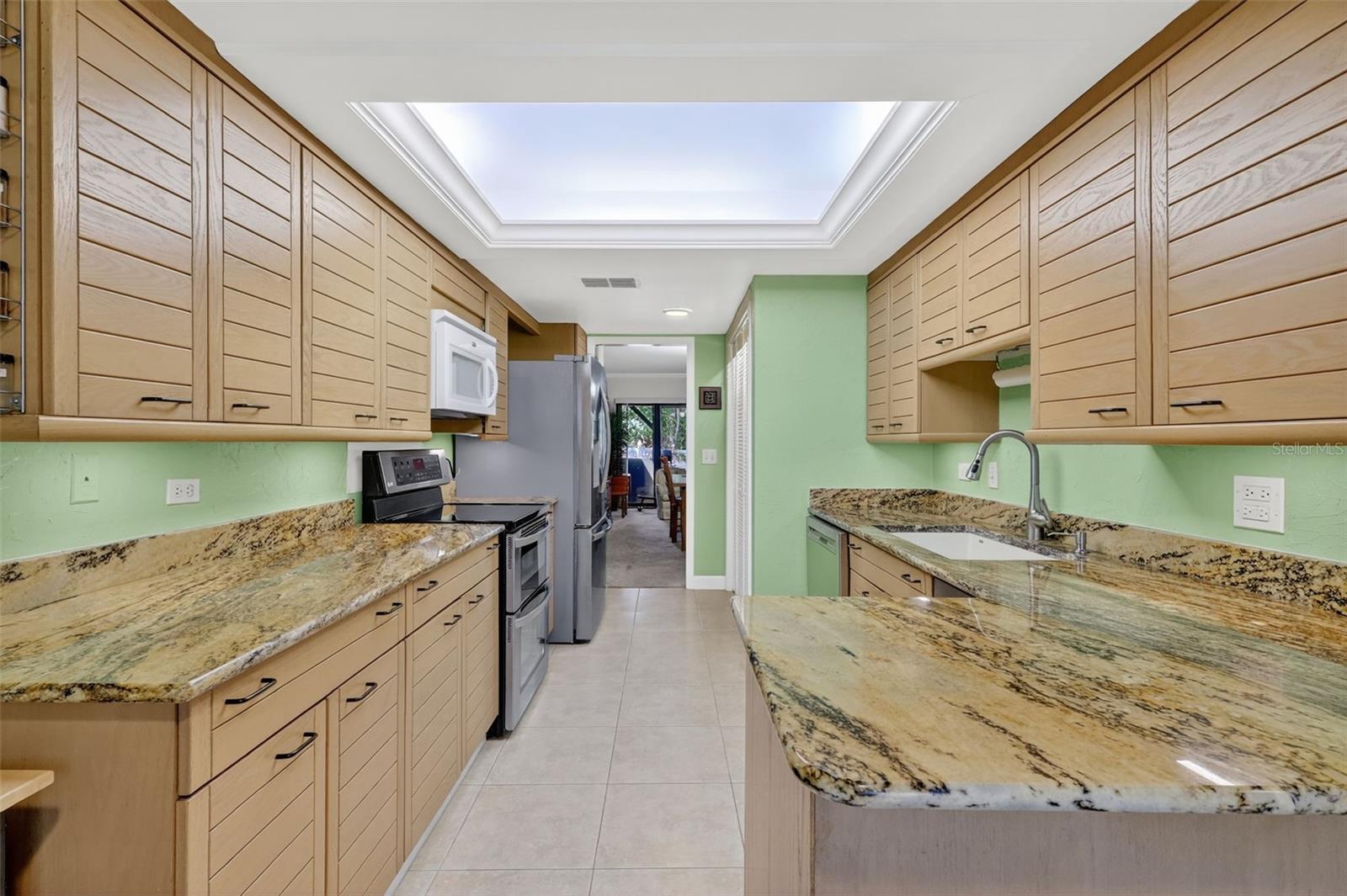 13300 INDIAN ROCKS RD #403