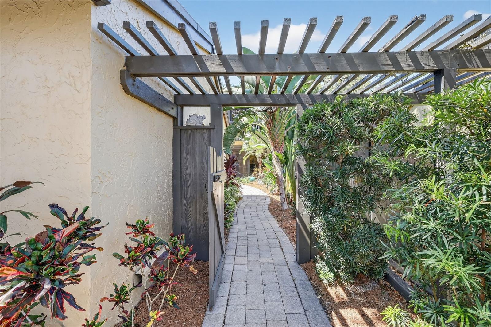 13300 INDIAN ROCKS RD #403