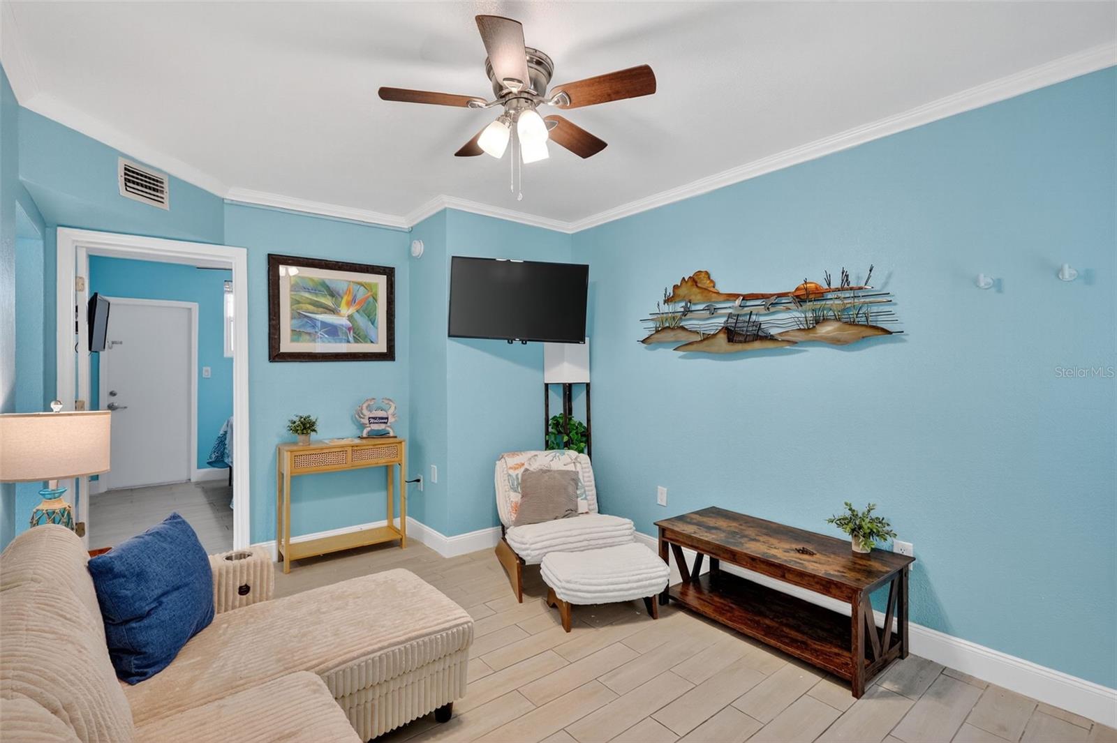 530 MANDALAY AVE #102