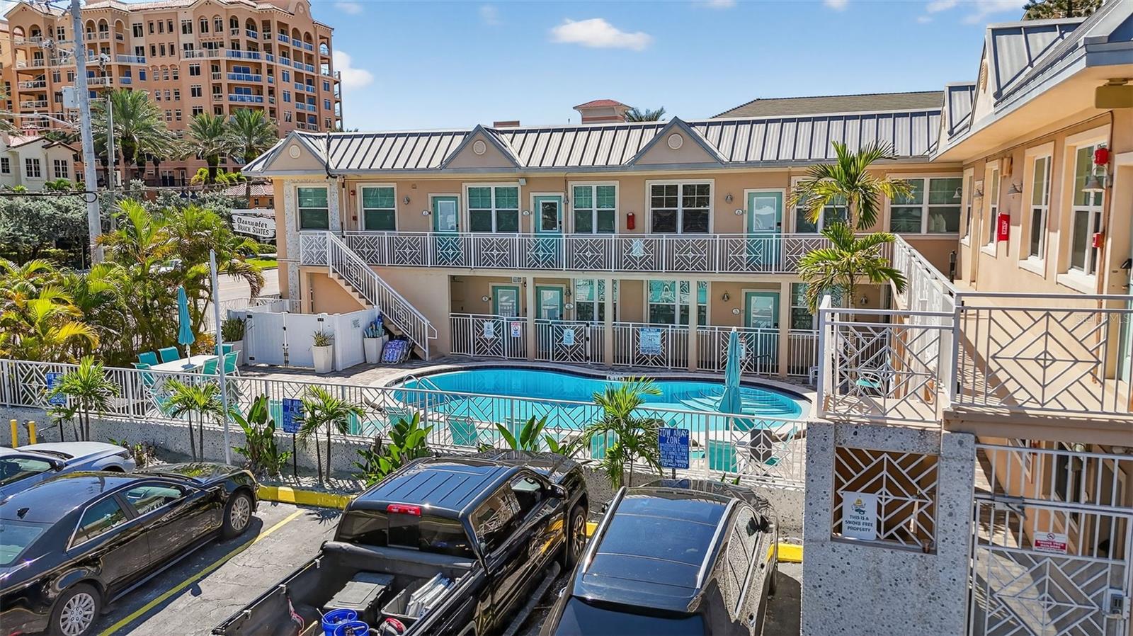 530 MANDALAY AVE #102