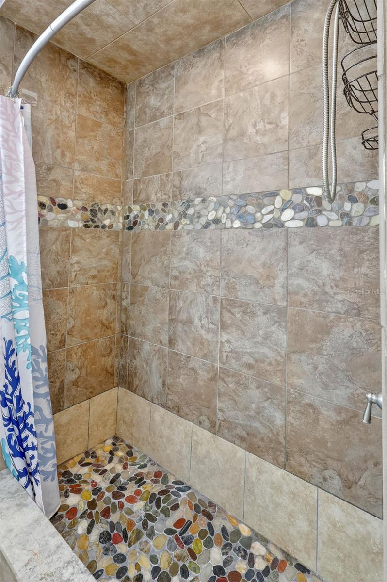 530 MANDALAY AVE #102