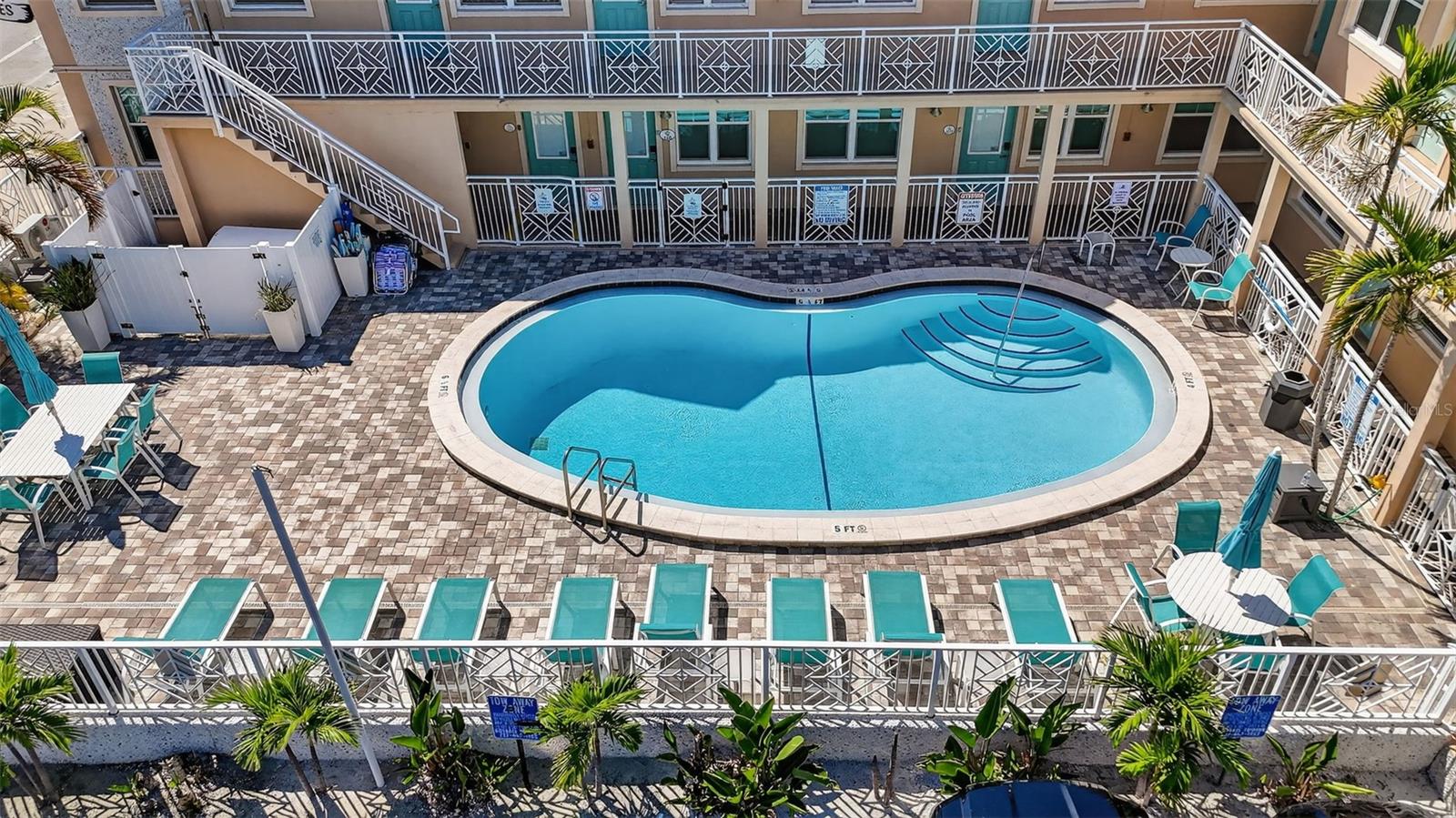 530 MANDALAY AVE #102