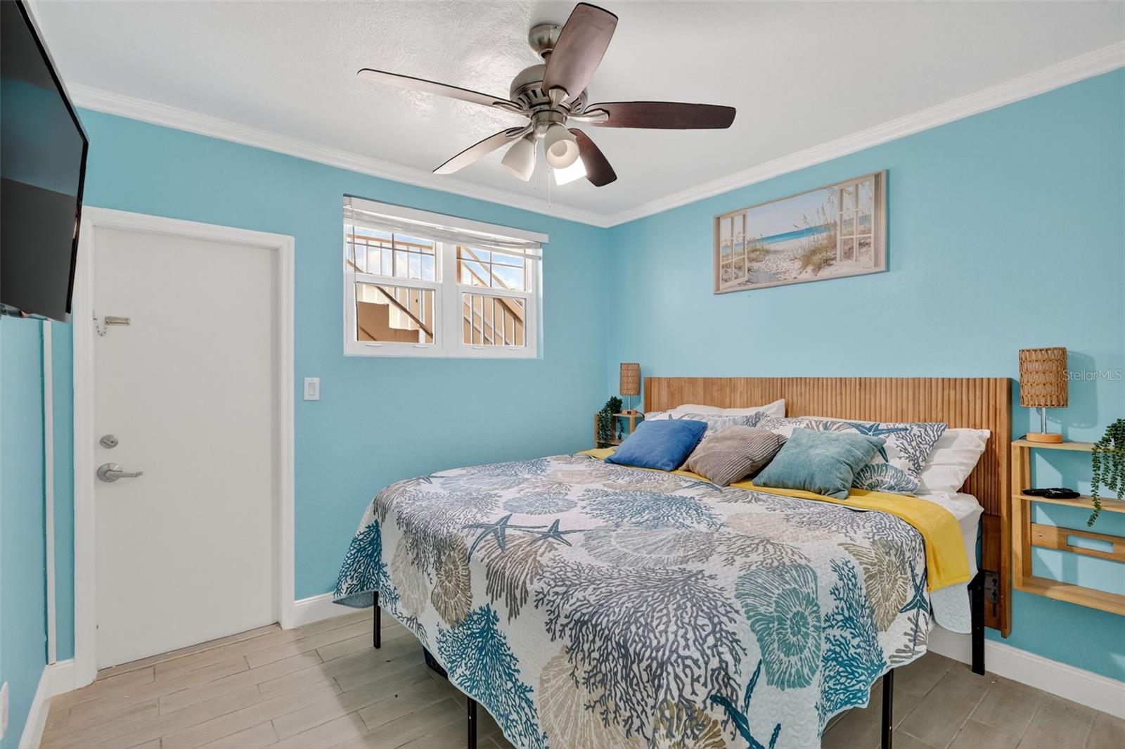 530 MANDALAY AVE #102