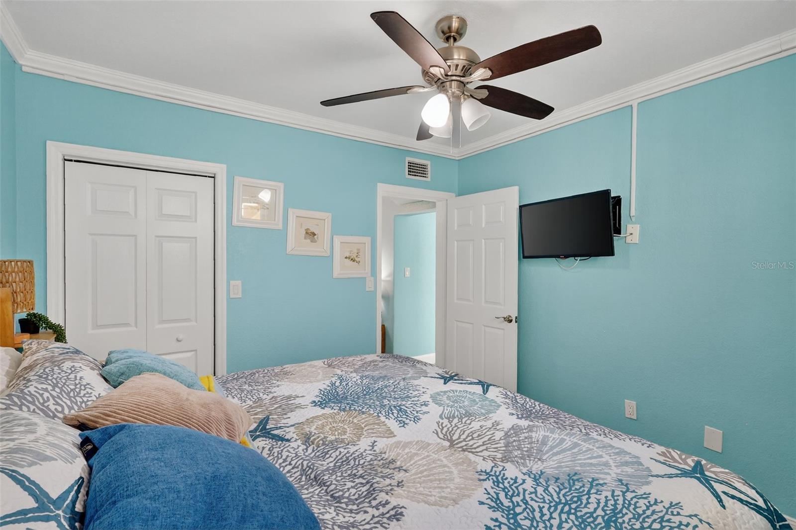 530 MANDALAY AVE #102