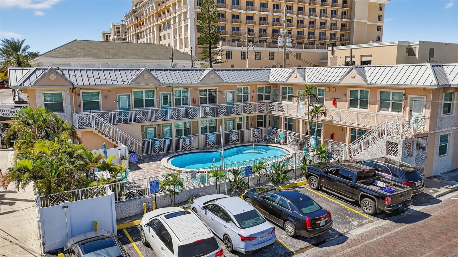 530 MANDALAY AVE #102