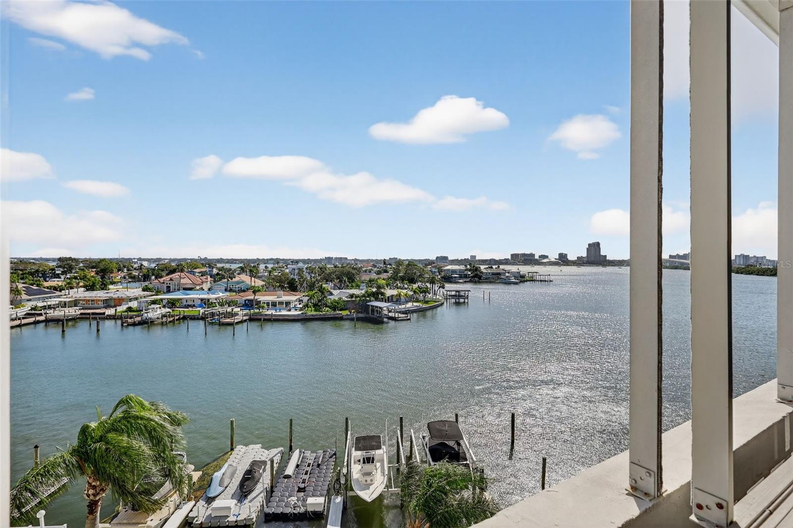 31 ISLAND WAY #408