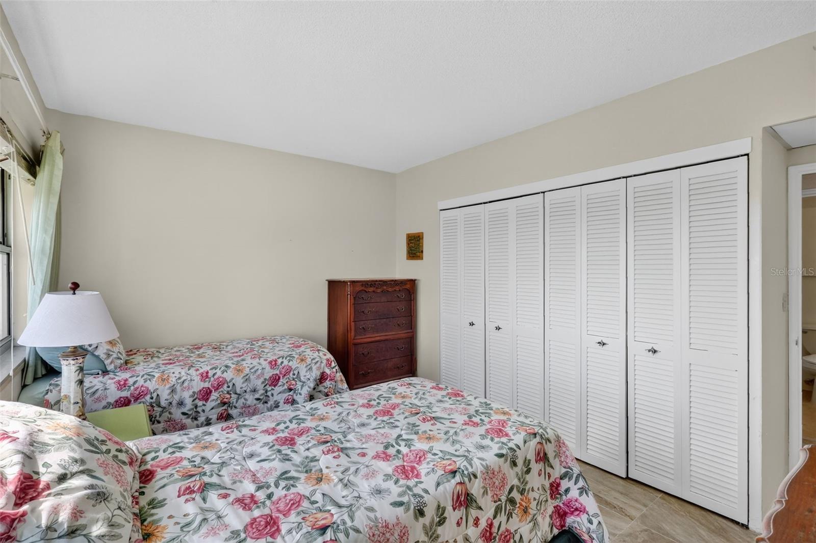 31 ISLAND WAY #408