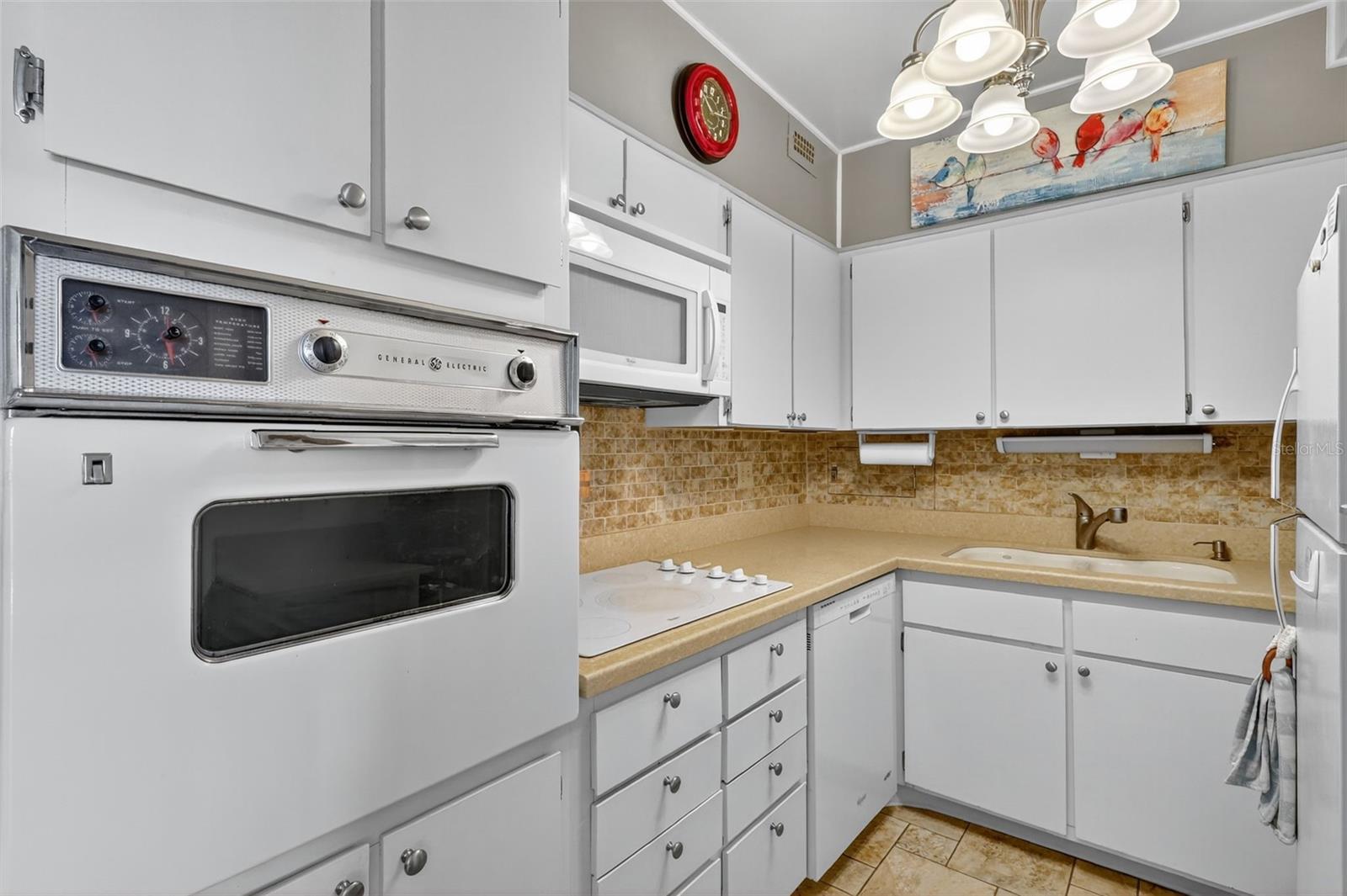 31 ISLAND WAY #408