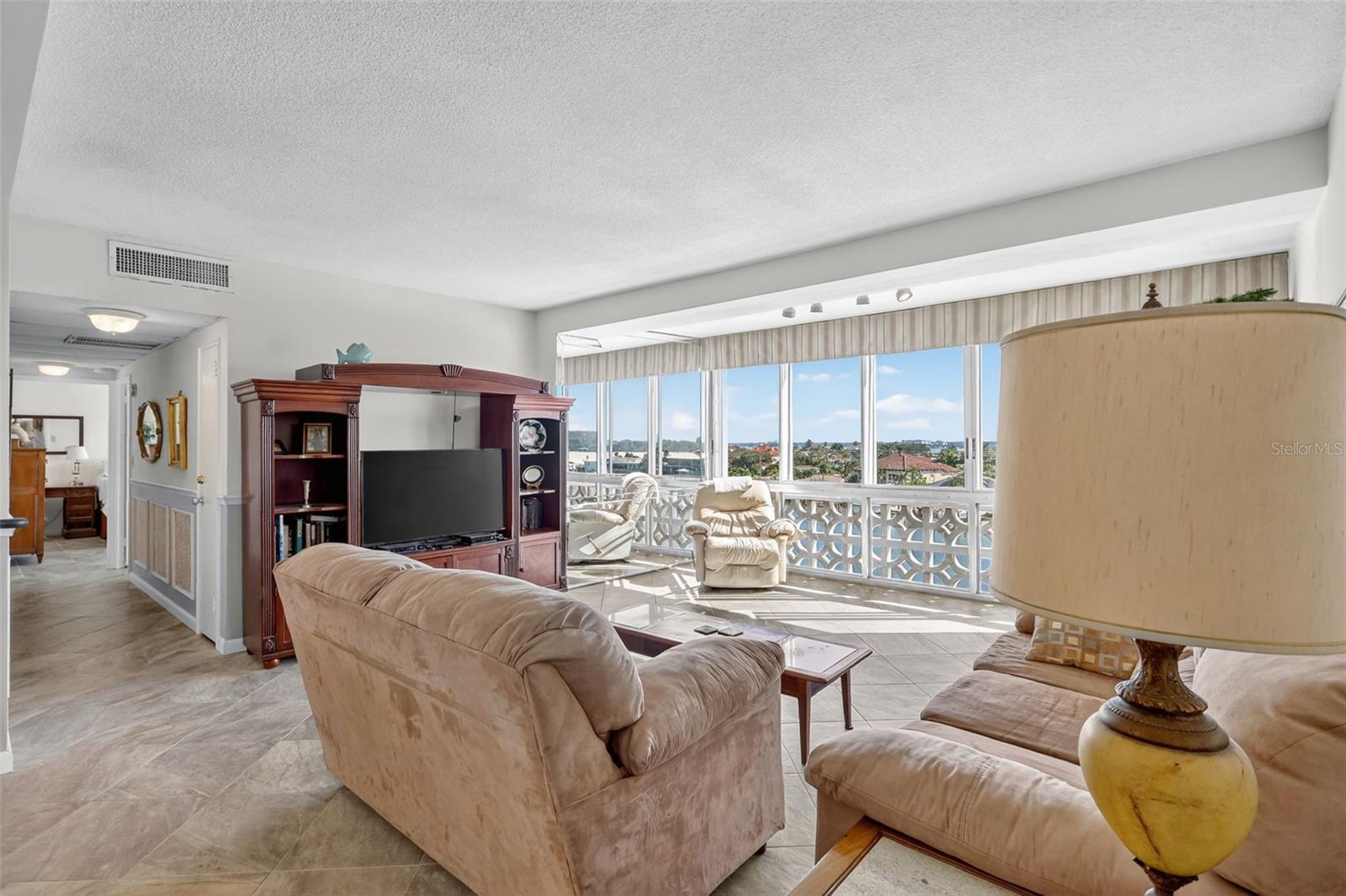 31 ISLAND WAY #408