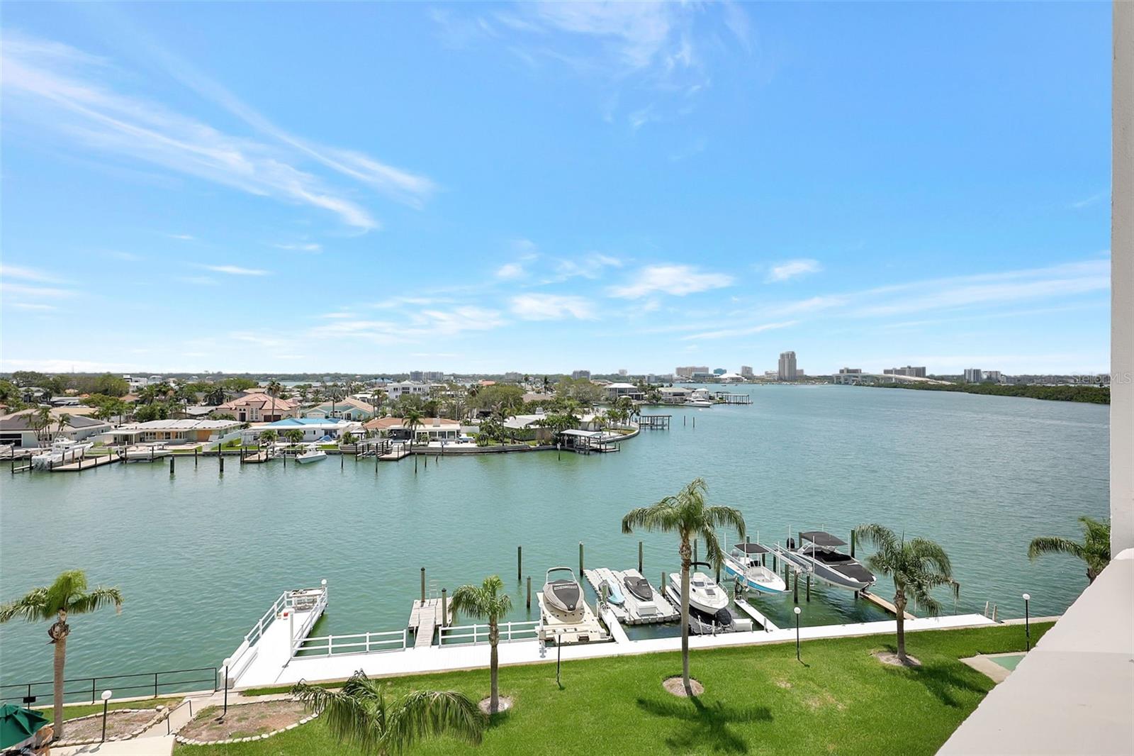 31 ISLAND WAY #408
