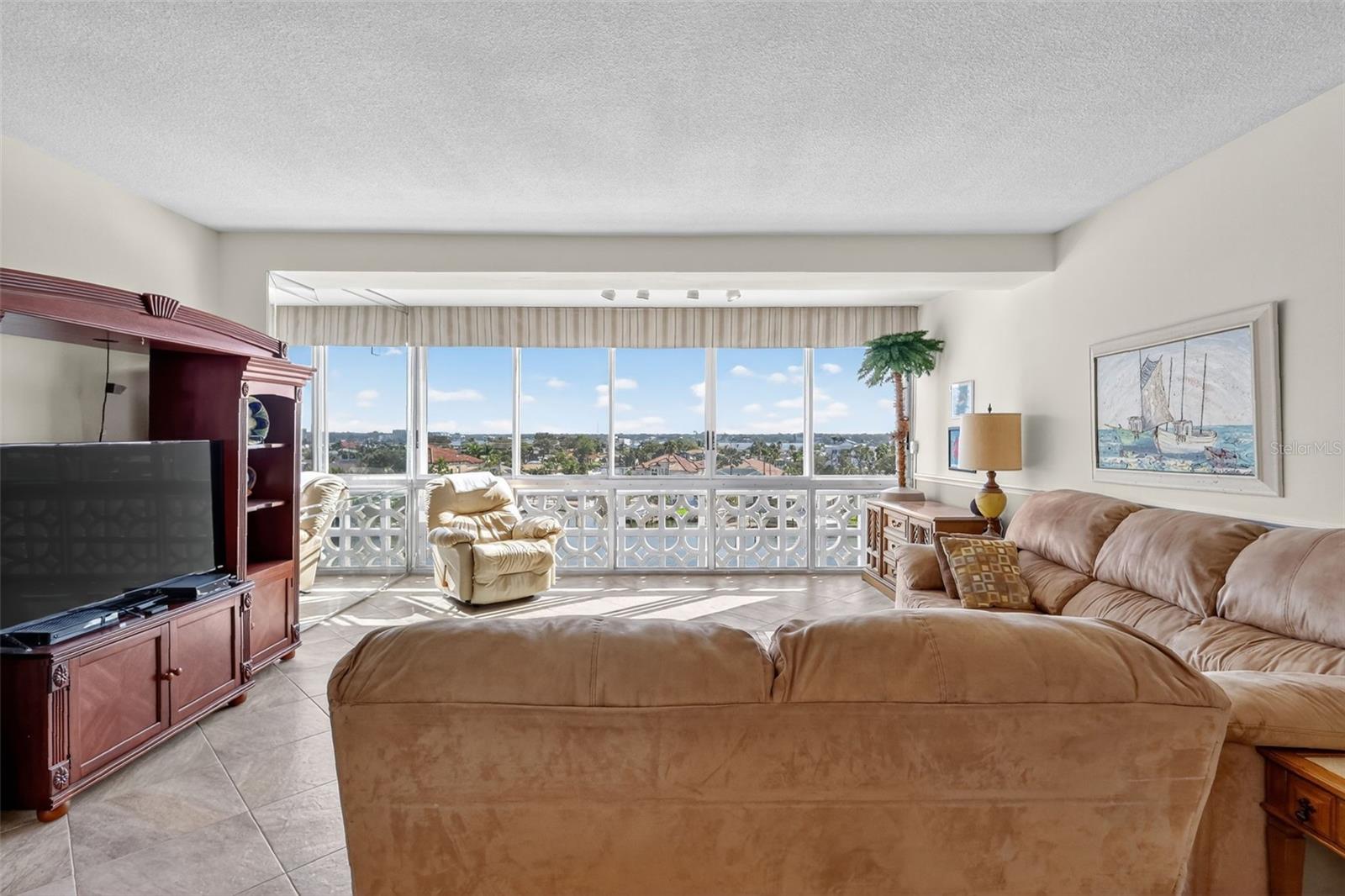 31 ISLAND WAY #408