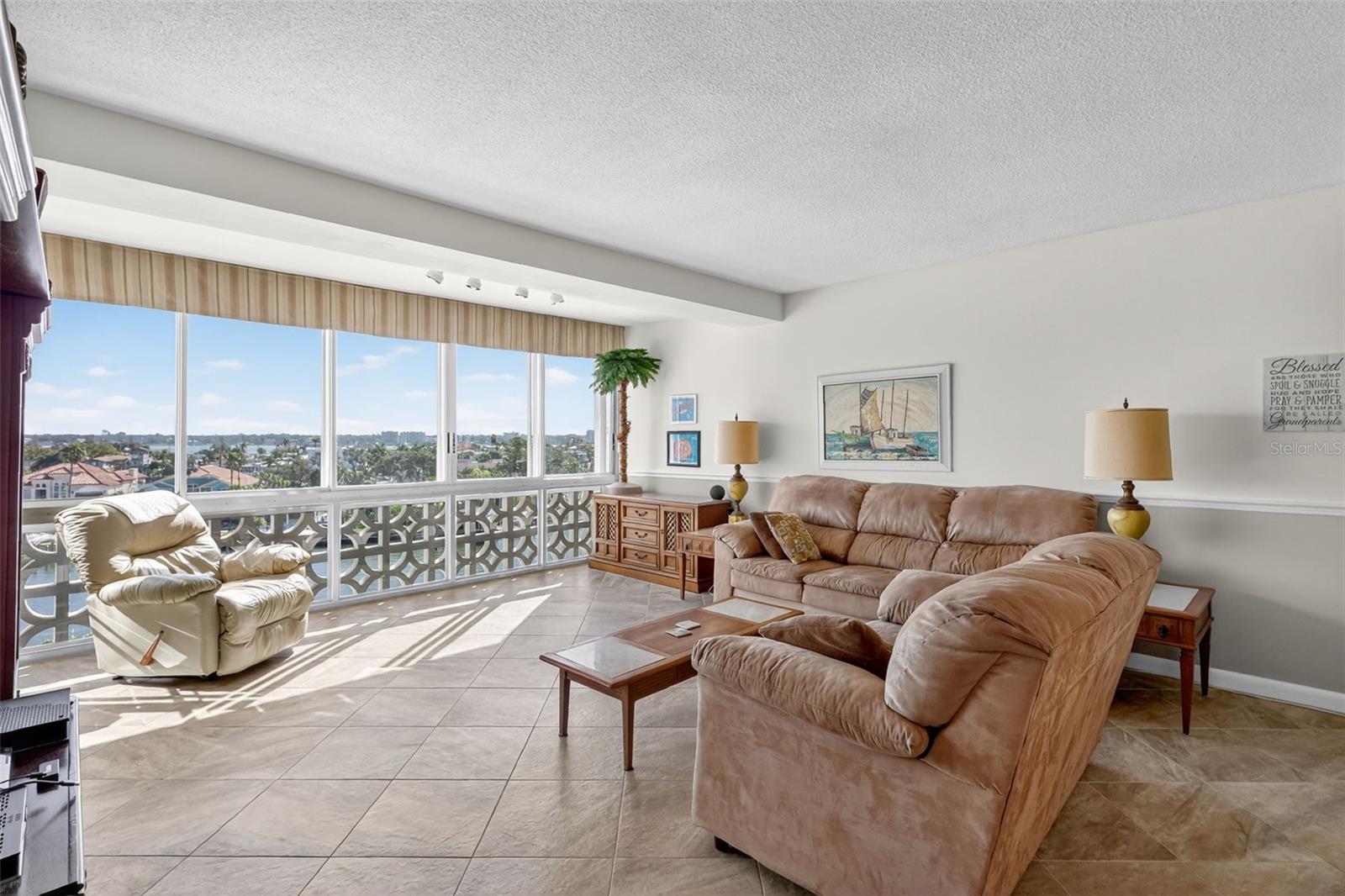 31 ISLAND WAY #408