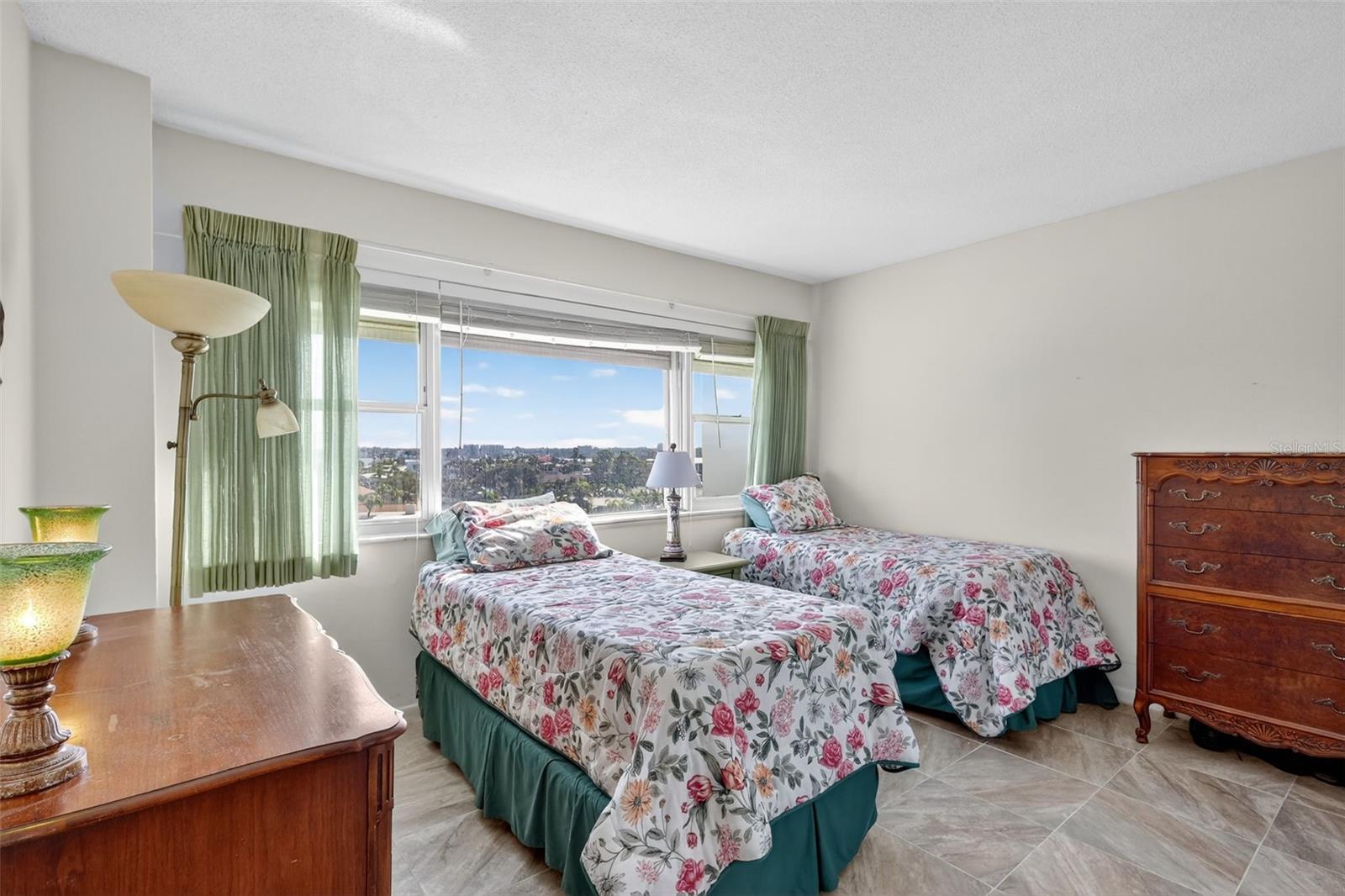 31 ISLAND WAY #408