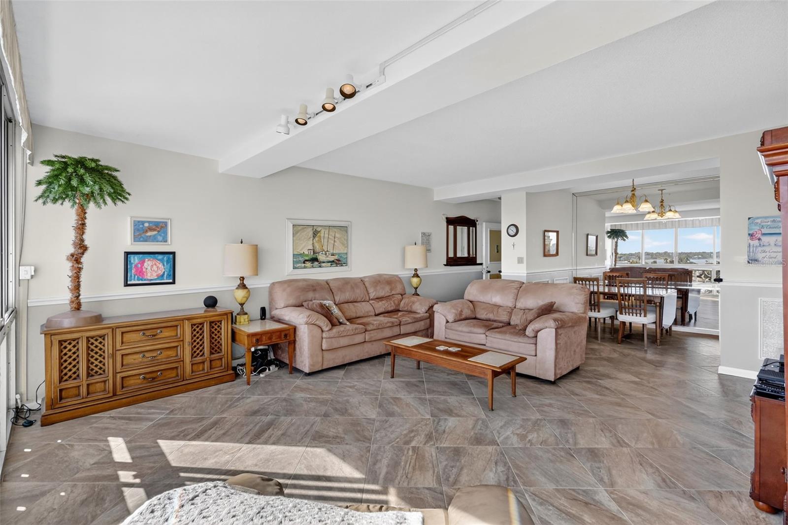 31 ISLAND WAY #408