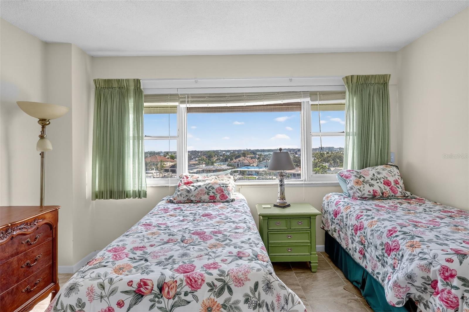 31 ISLAND WAY #408