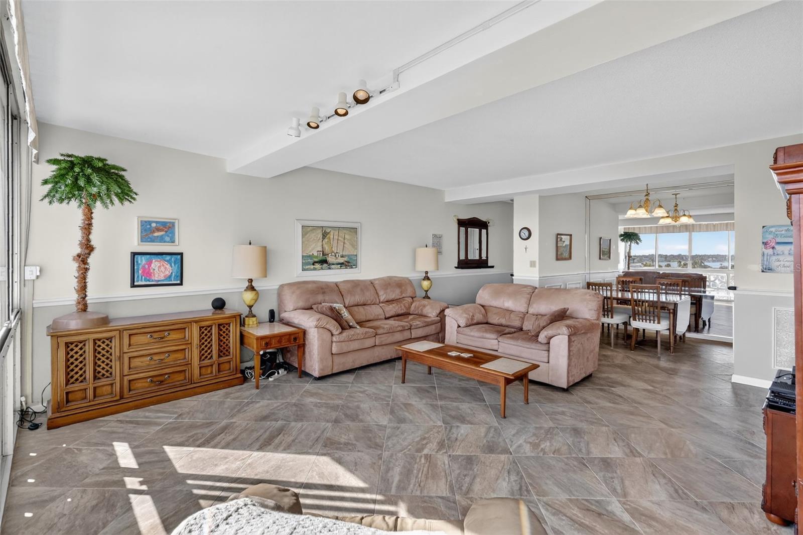 31 ISLAND WAY #408