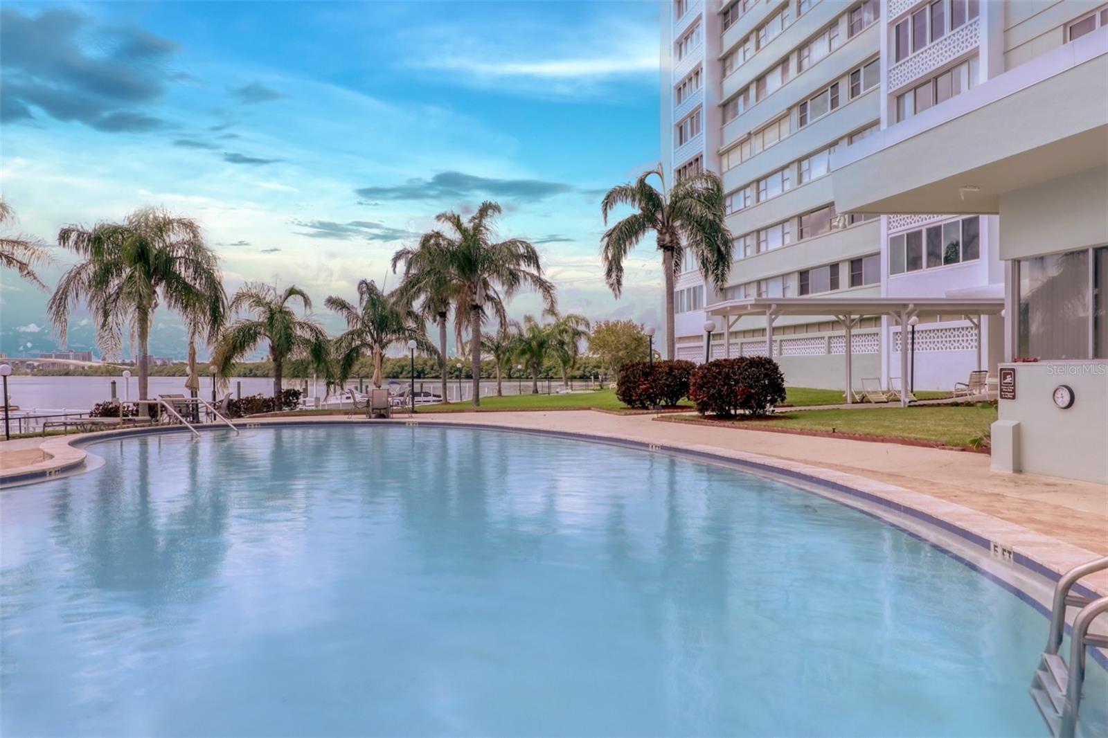 31 ISLAND WAY #1205