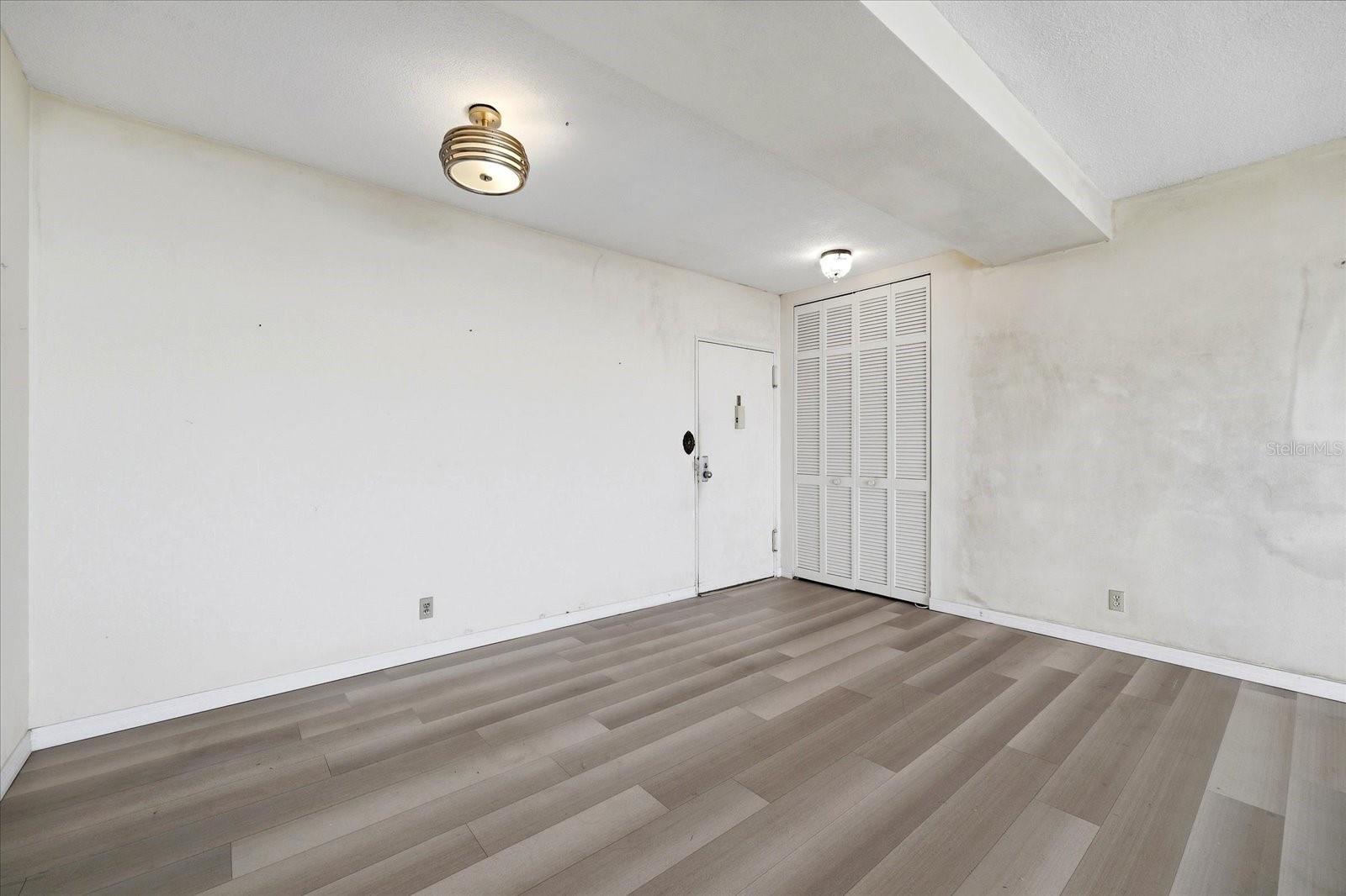 31 ISLAND WAY #1205
