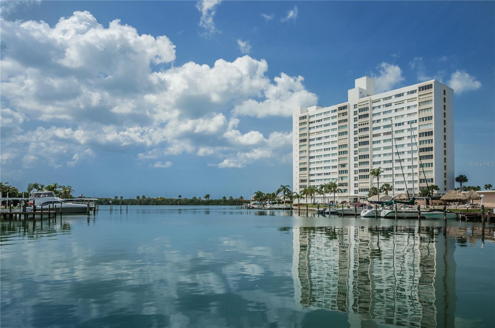 31 ISLAND WAY #1205