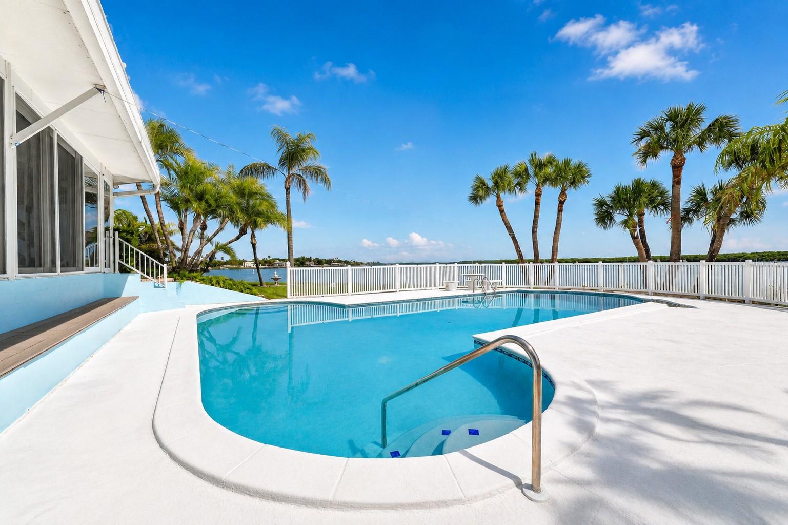 891 ISLAND WAY