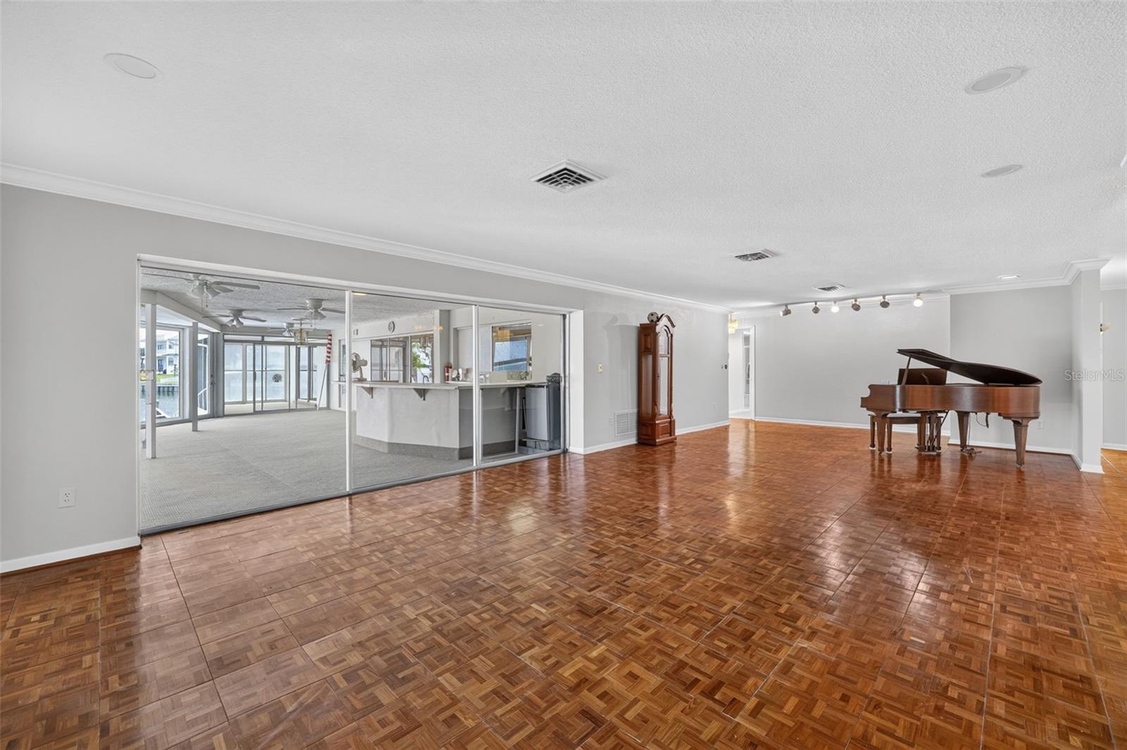 891 ISLAND WAY