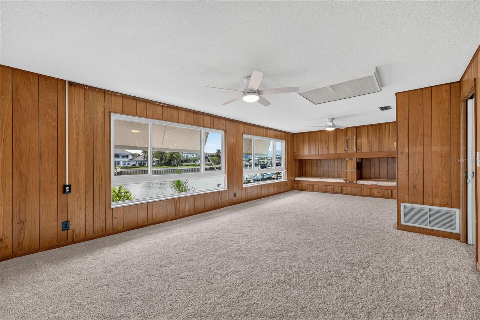 891 ISLAND WAY