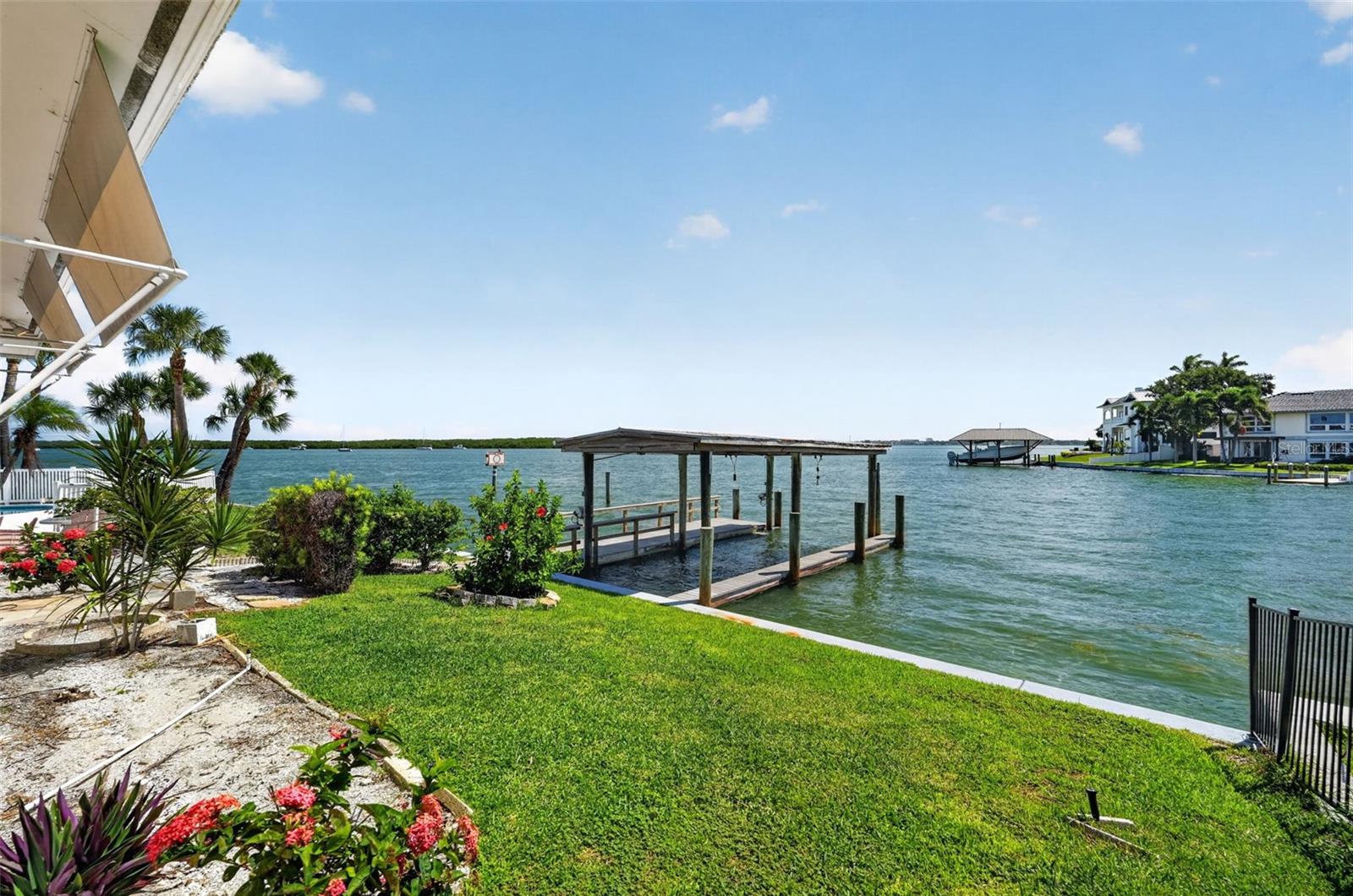 891 ISLAND WAY