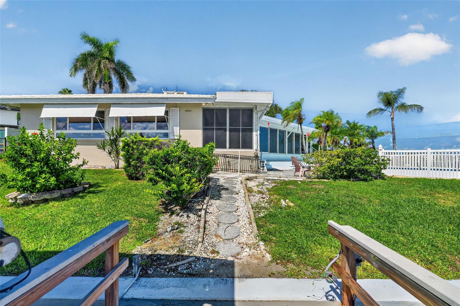 891 ISLAND WAY