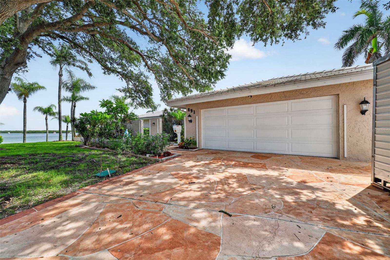891 ISLAND WAY