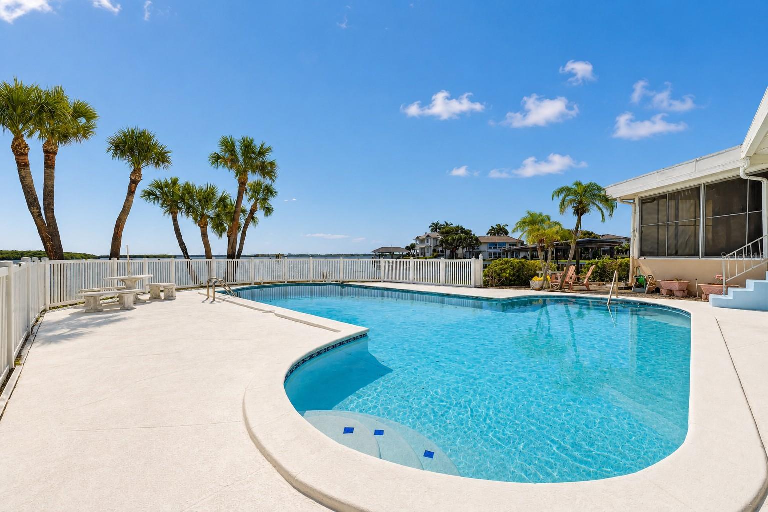 891 ISLAND WAY