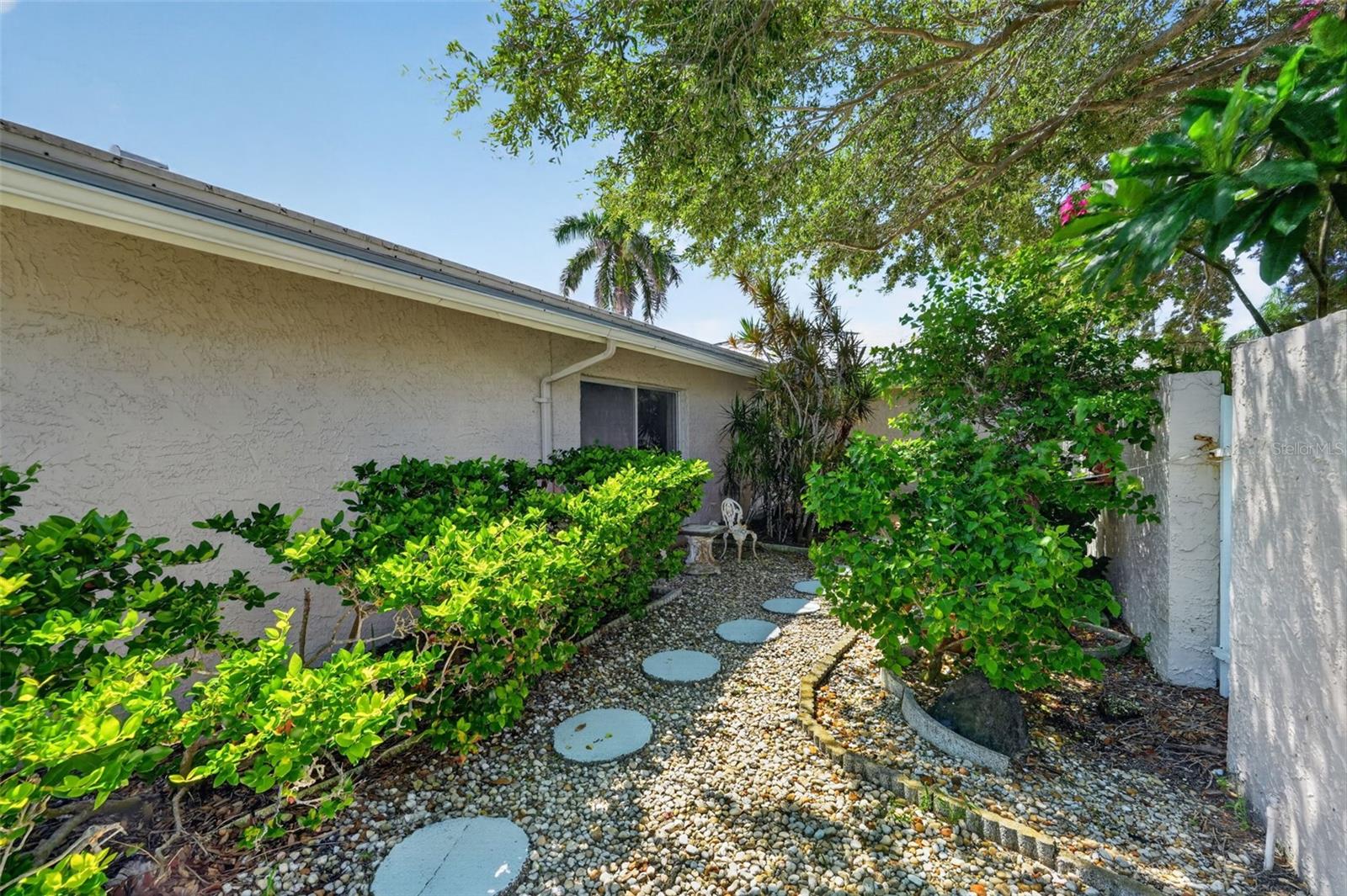 891 ISLAND WAY