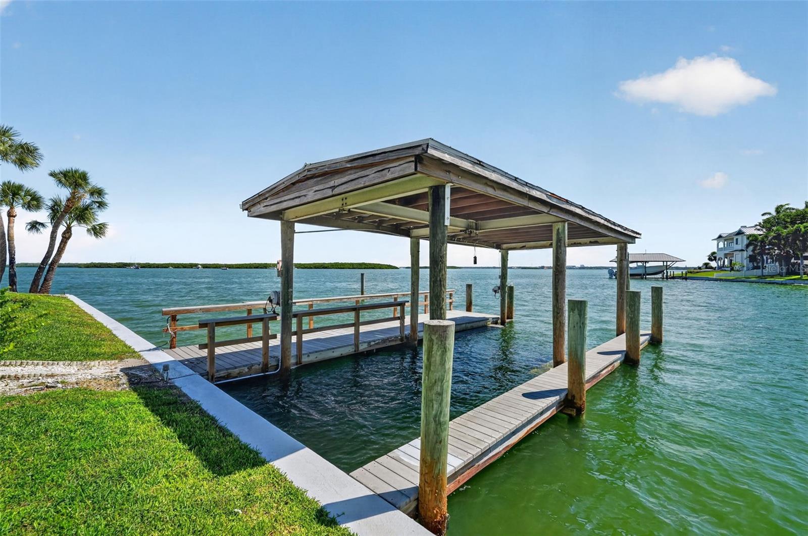 891 ISLAND WAY