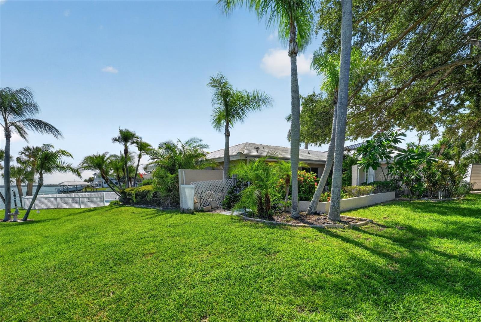 891 ISLAND WAY