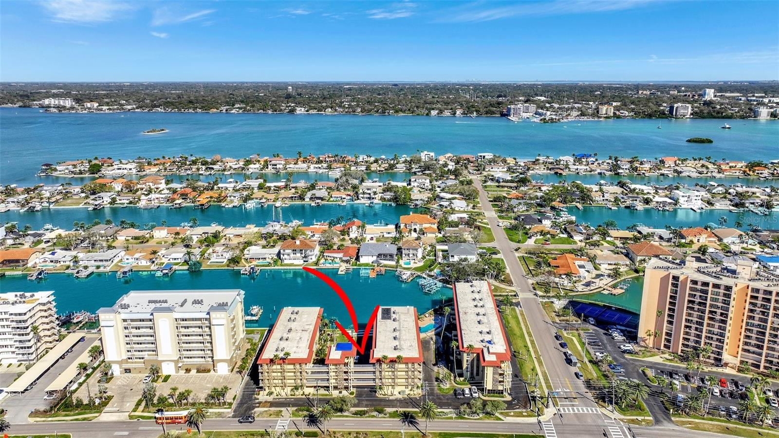 113 ISLAND WAY #241