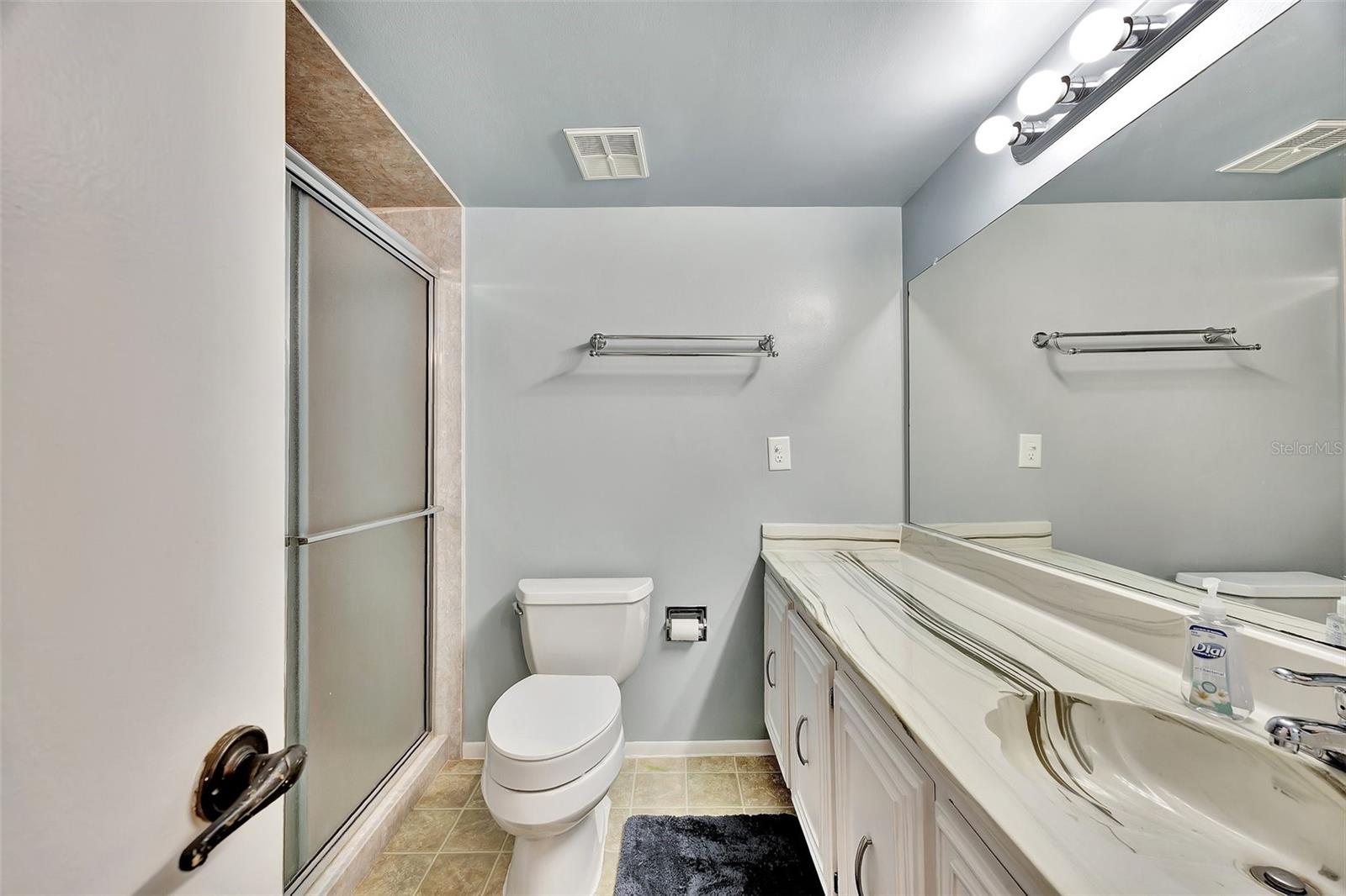 113 ISLAND WAY #241