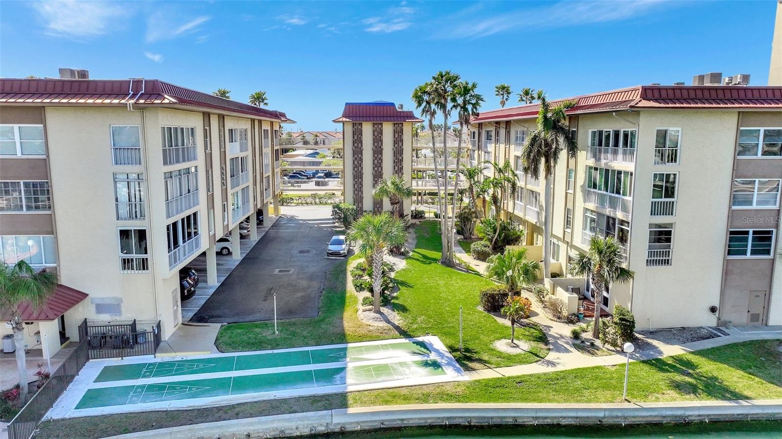 113 ISLAND WAY #241