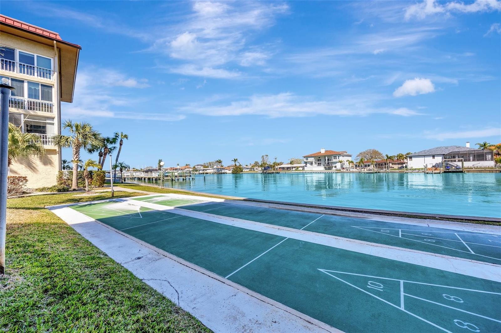 113 ISLAND WAY #241